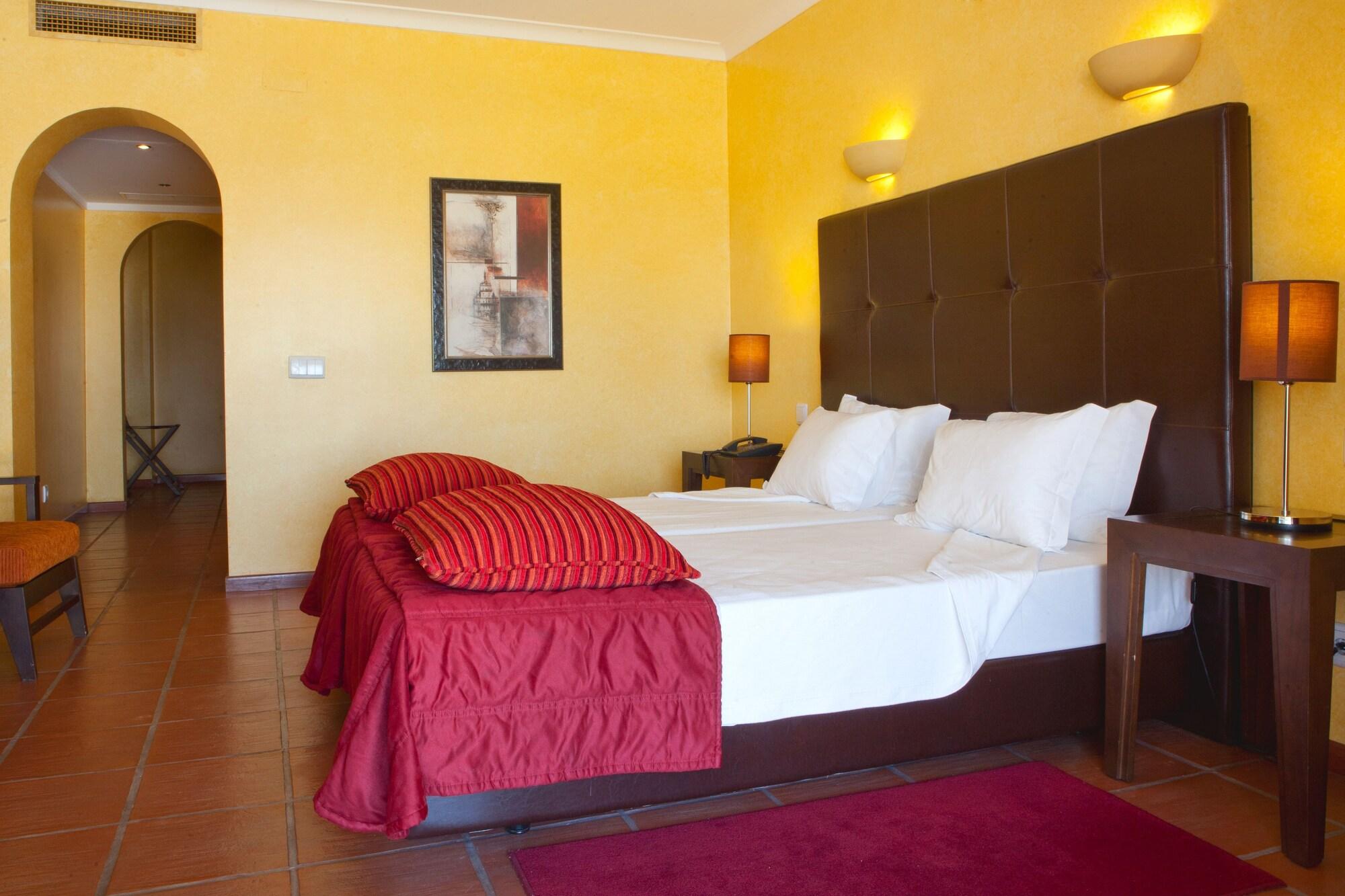 Convento D'Alter Hotel อัลเตอร์ โด โช ภายนอก รูปภาพ